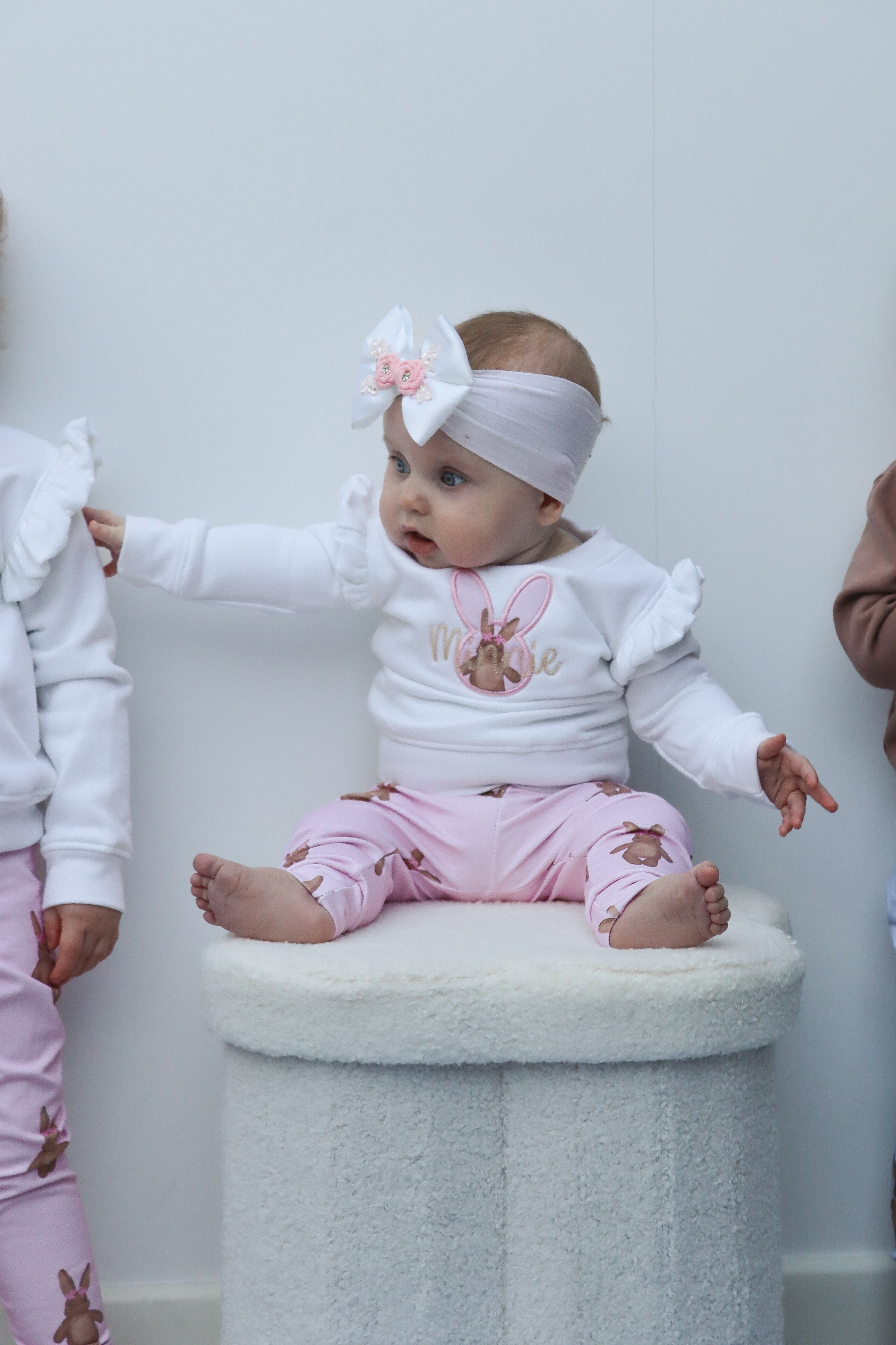 Frilly sweatshirt CHOOSE DESIGN