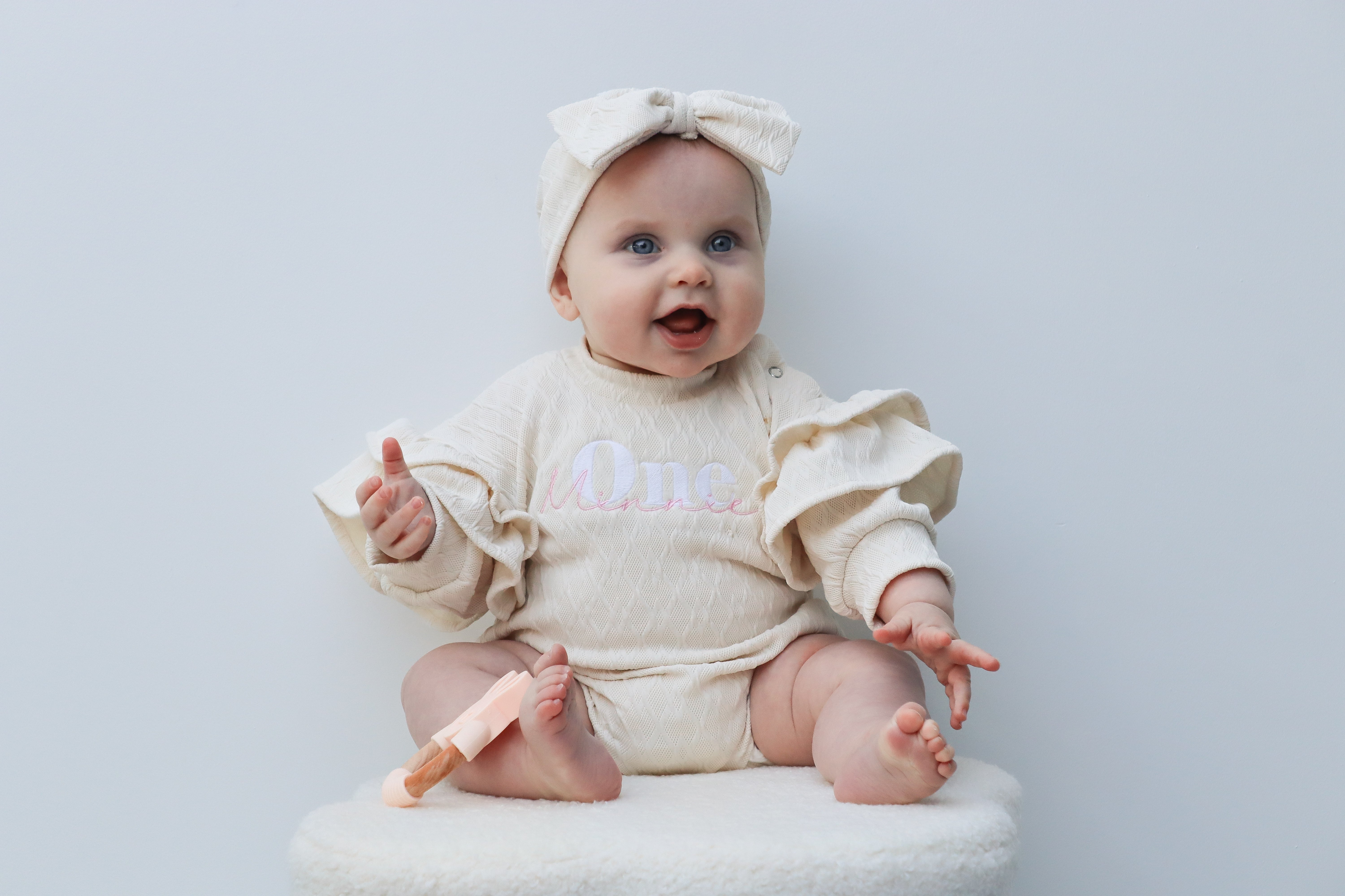 Frill sleeve romper and bow head band